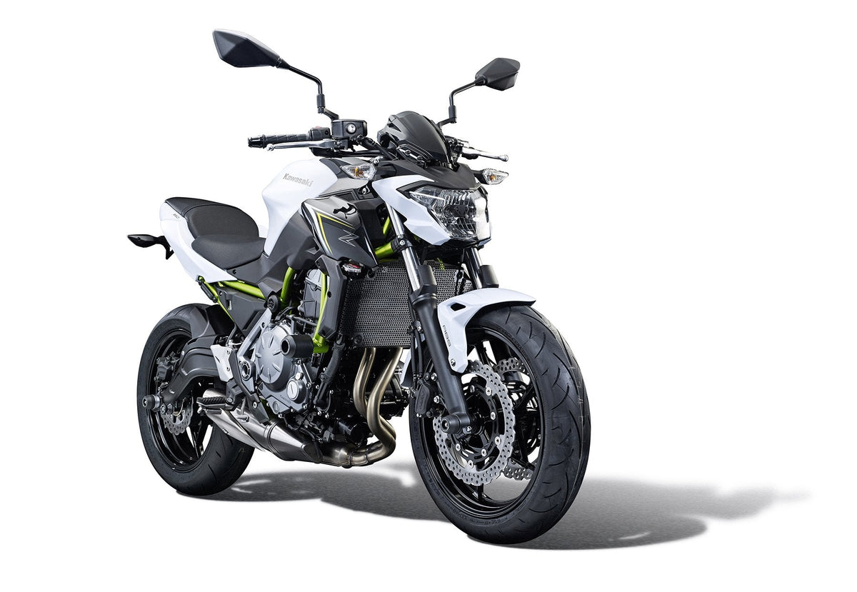 Vue avant de la KAWASAKI Z650 / S équipée de la grille EVOTECH