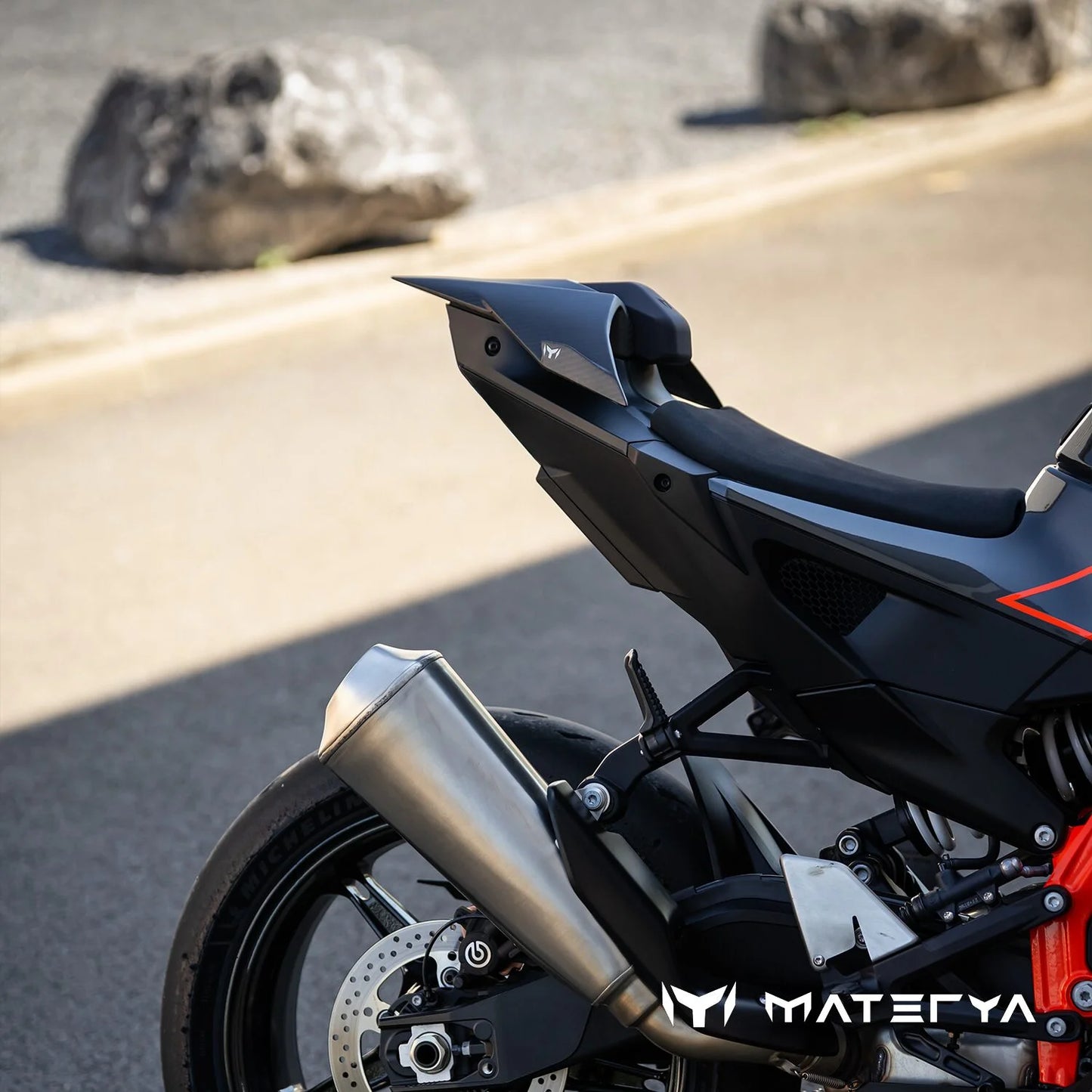 Capot de Selle en Carbone Mat MATERYA | KTM 990 RC R (2026+)