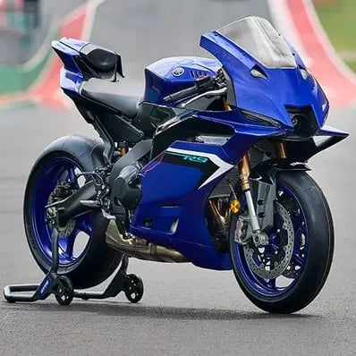 YAMAHA R9