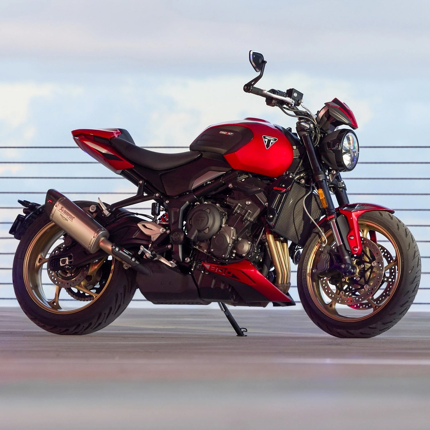TRIUMPH TRIDENT 800