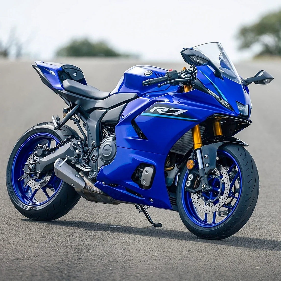 YAMAHA R7