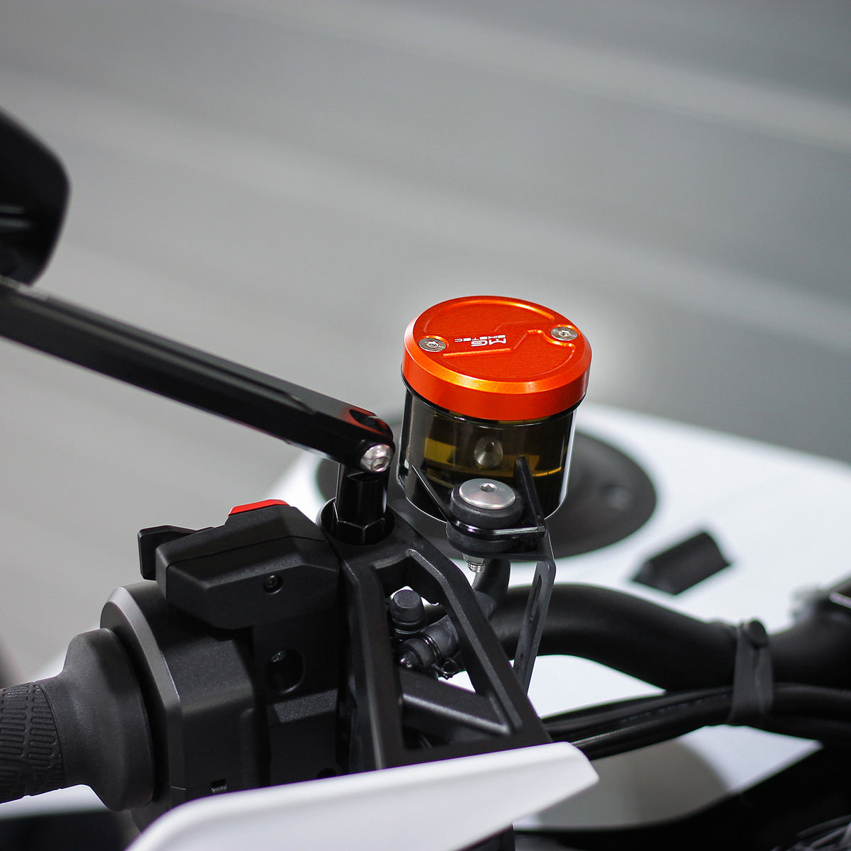 Couvercle de réservoir de frein avant MG BIKETEC pour KTM 990 RC R (2026+)