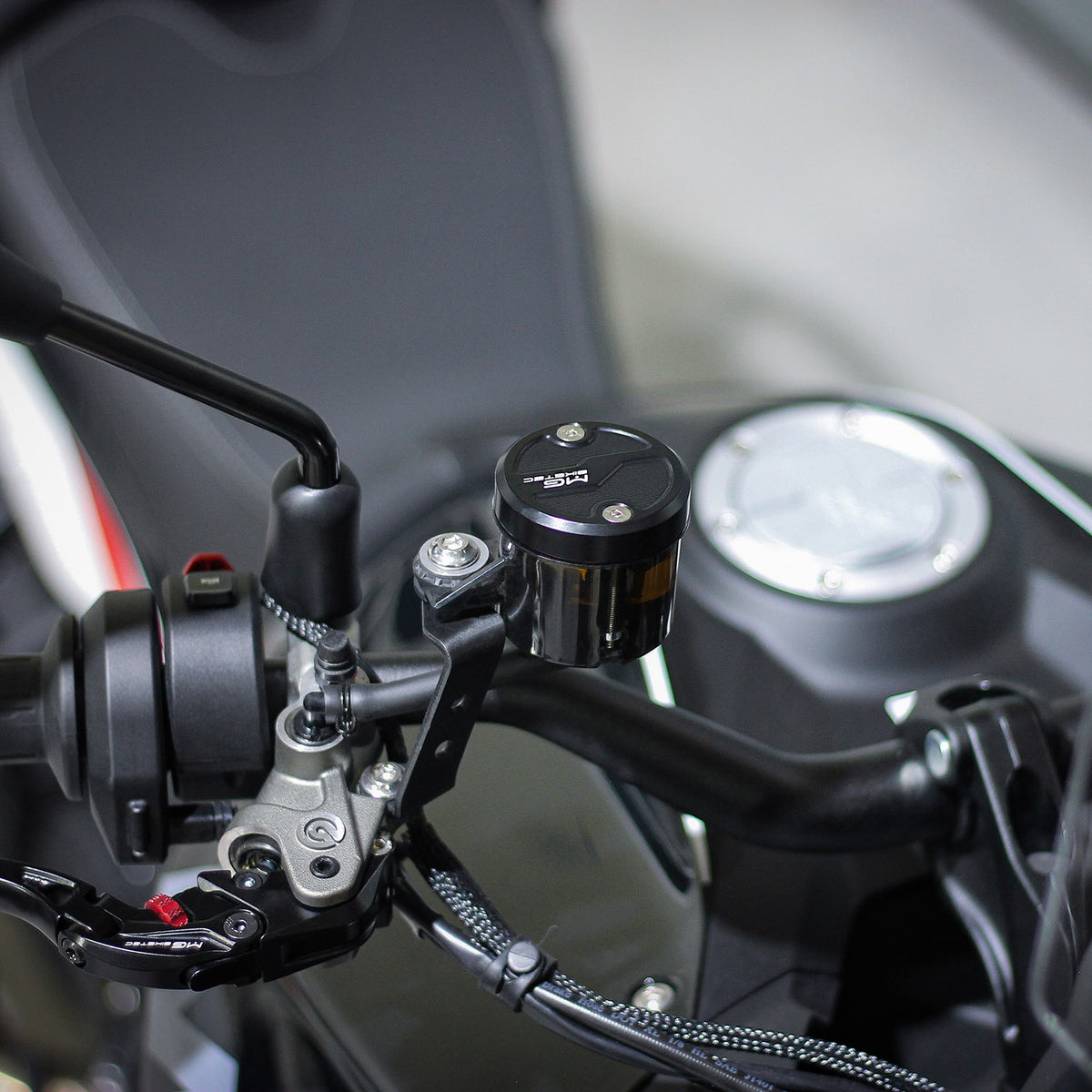 Couvercle de réservoir de frein avant MG BIKETEC pour KTM 990 RC R (2026+)