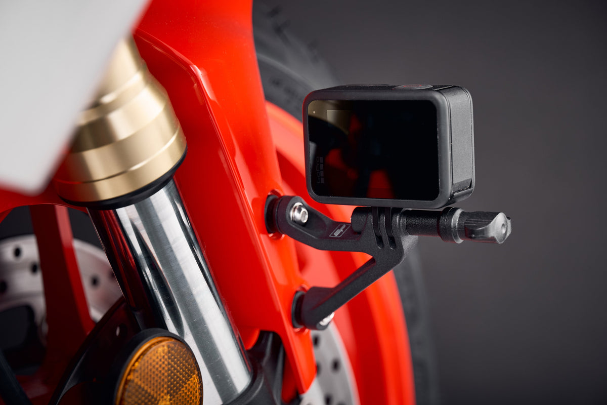 Support caméra d'action EVOTECH PERFORMANCE monté - vue 3 - YAMAHA R7 (2026+)