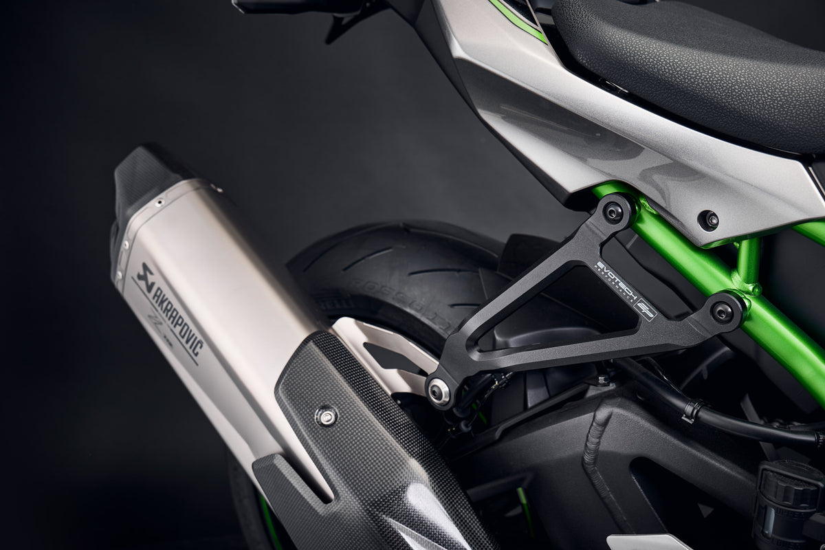 Support d'échappement EVOTECH monté sur KAWASAKI ZH2 - vue 2