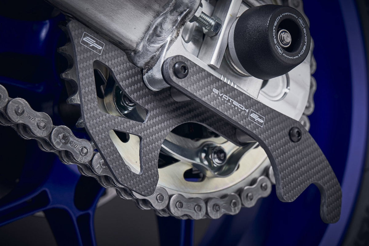 Kit support béquille et protection de chaîne carbone EVOTECH pour YAMAHA R7 (2026+) - vue 2