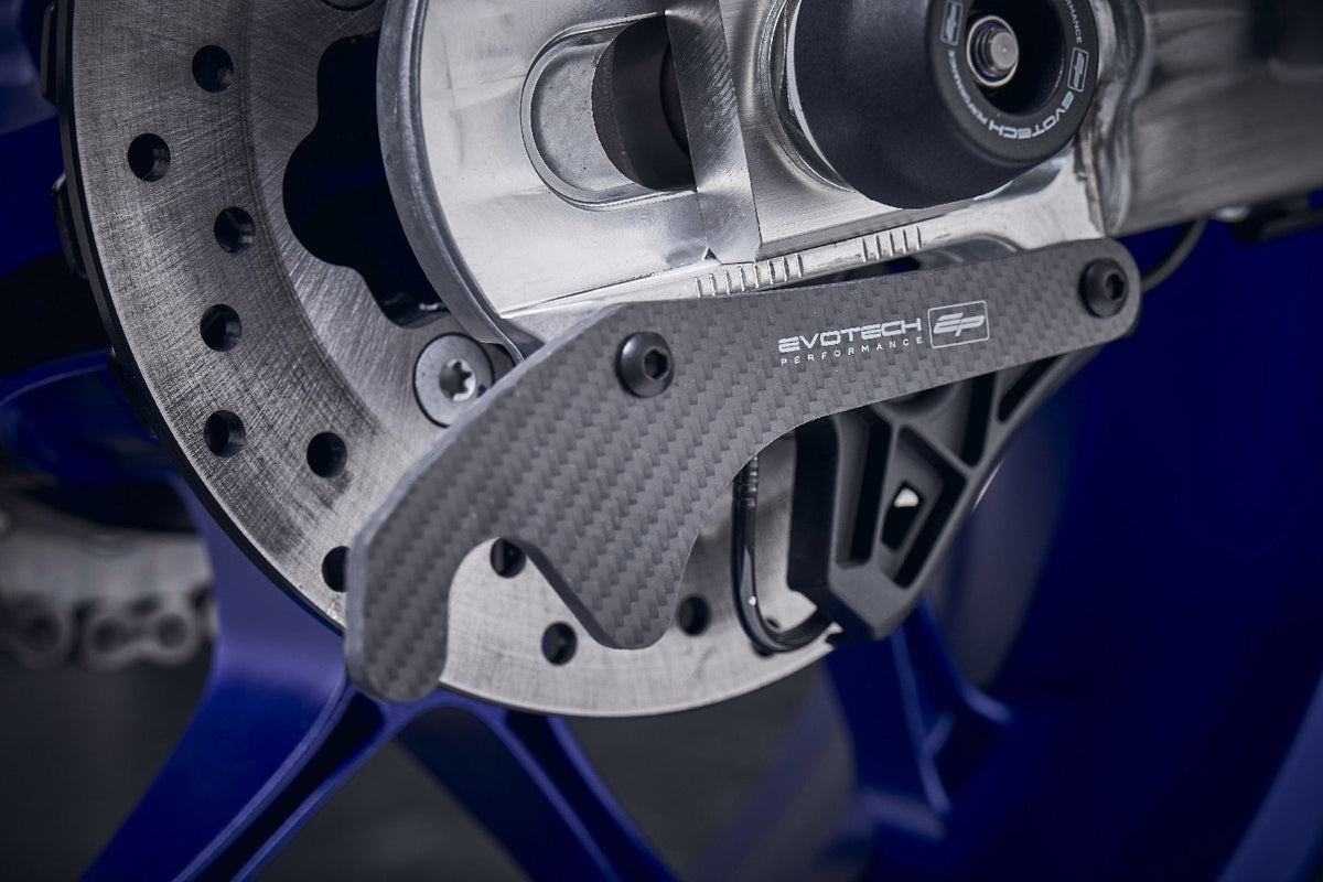 Kit support béquille et protection de chaîne carbone EVOTECH pour YAMAHA R7 (2026+) - vue 3