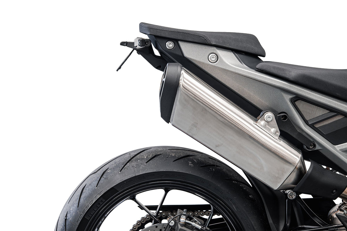 Support de plaque court EVOTECH monté sur KTM 790 DUKE - vue de détail