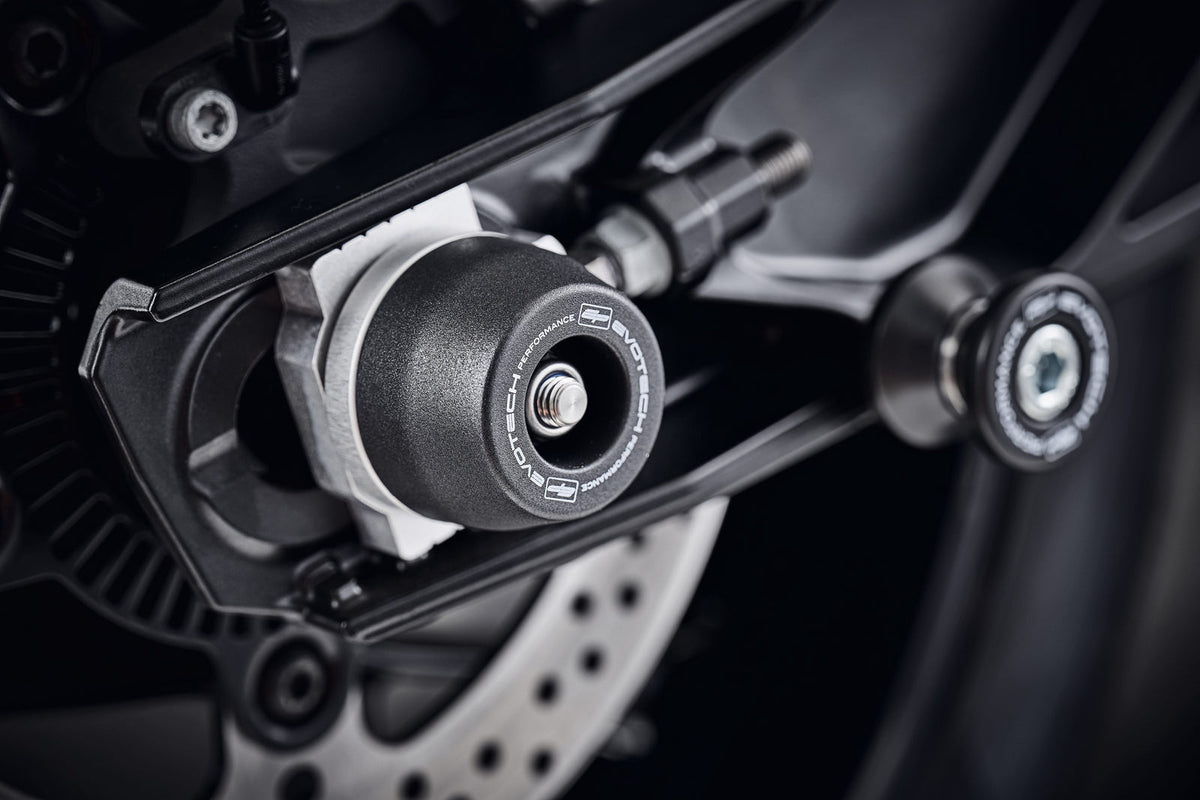 Détail des Protections de Bras Oscillant EVOTECH pour KTM 790 DUKE