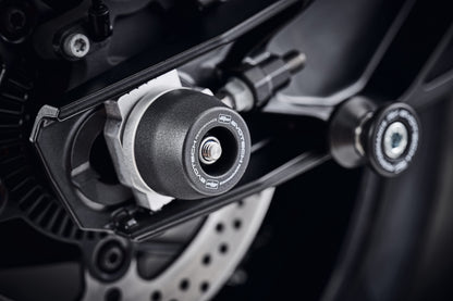 Protection d'axe de roue EVOTECH montée sur KTM 790 DUKE (2027+) - vue 3
