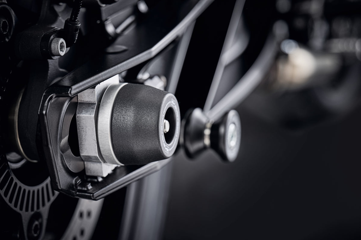 Protection d'axe de roue EVOTECH montée sur KTM 790 DUKE (2027+) - vue 4