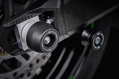 Protection d'axe de roue arrière EVOTECH montée sur KAWASAKI Z900