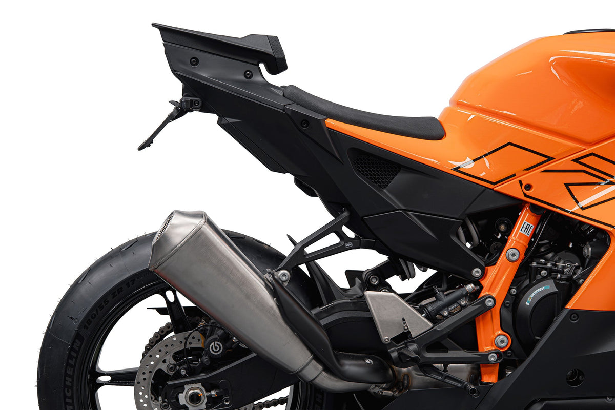Capot de selle passager EVOTECH monté sur KTM 990 RC R - vue arrière