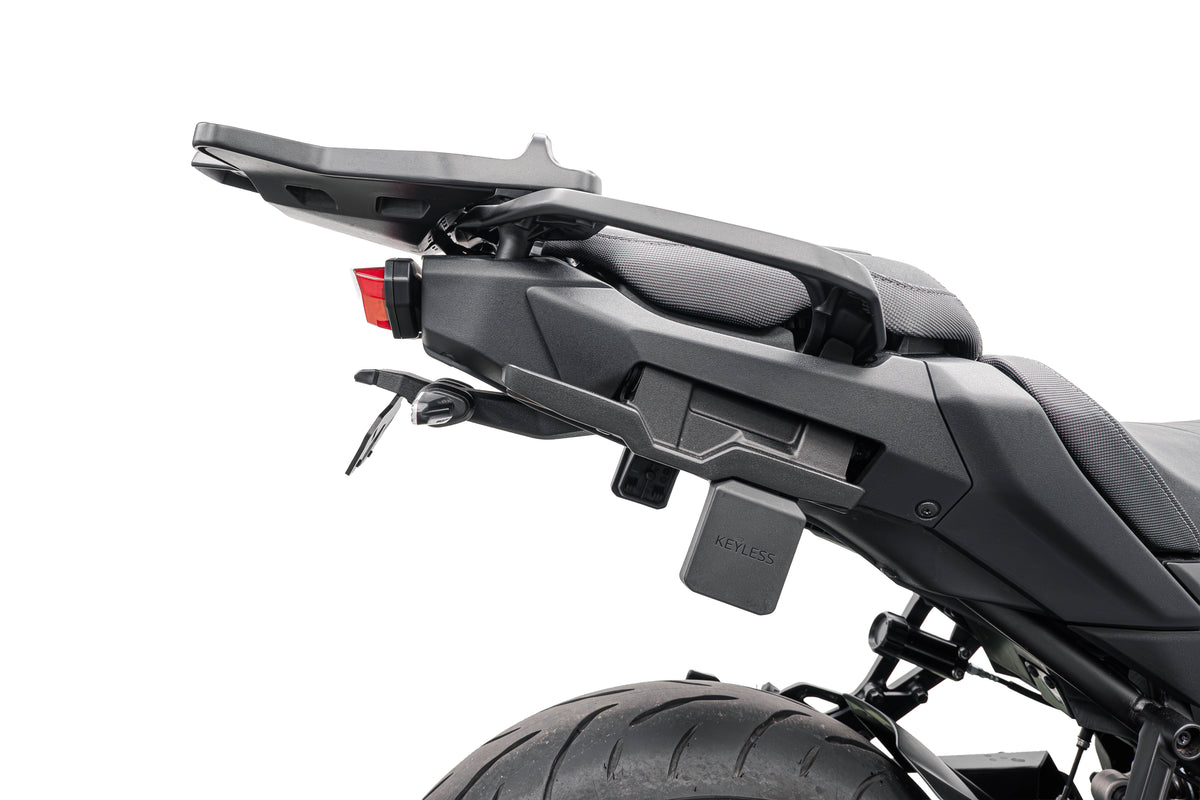 Support de plaque EVOTECH PERFORMANCE monté sur YAMAHA TRACER 9 (2025+) - vue 1