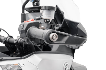 Embouts de guidon EVOTECH montés sur YAMAHA TRACER 9 - vue 2