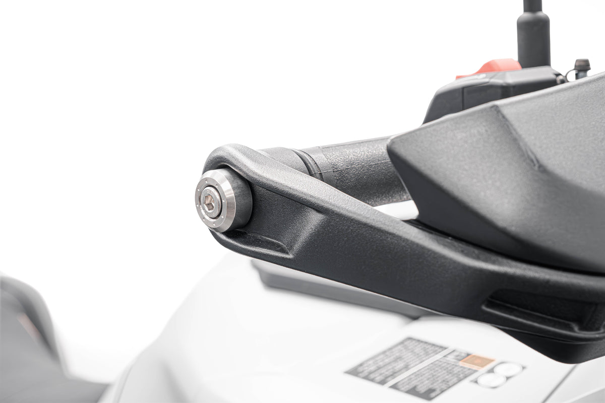 Embouts de guidon EVOTECH montés sur YAMAHA TRACER 9 - vue 3