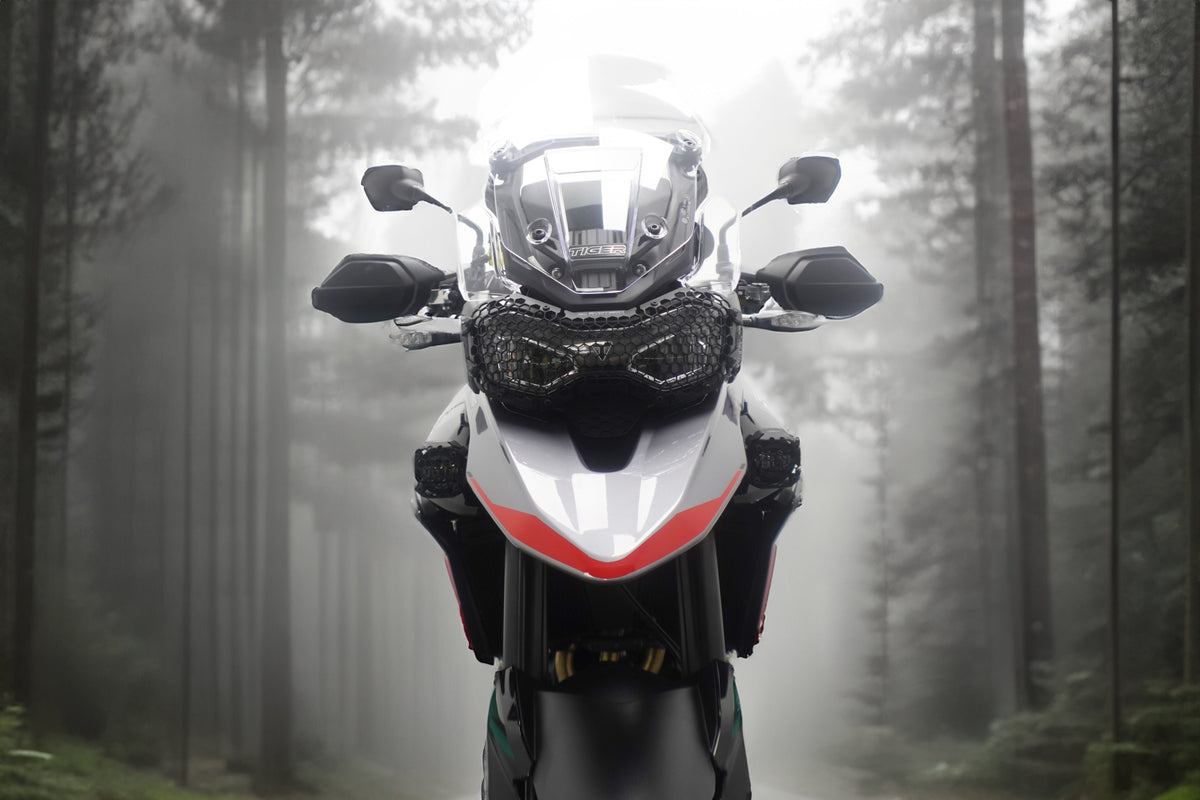 Grille de phare EVOTECH montée sur TRIUMPH TIGER 900 GT - vue avant