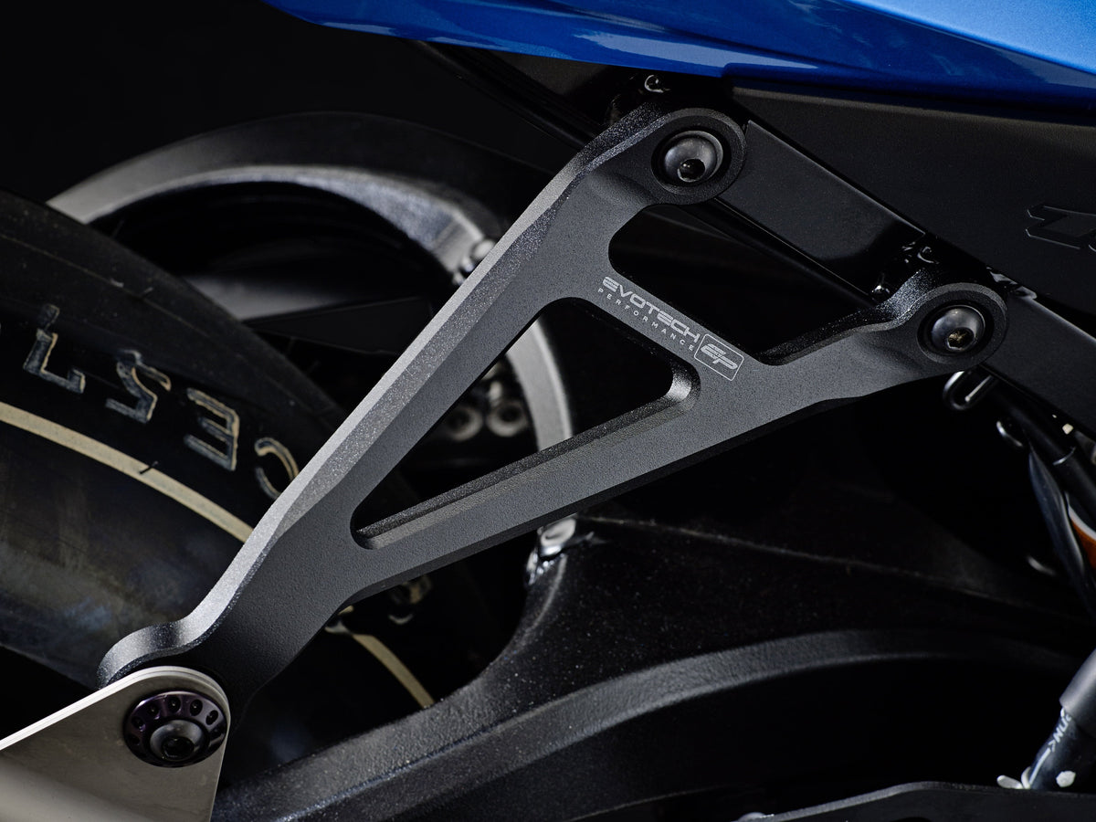 Support d'échappement EVOTECH monté sur SUZUKI GSX-R1000R