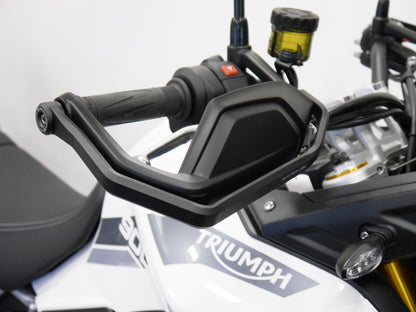 Protections de protège-mains EVOTECH montées sur TRIUMPH TIGER 900