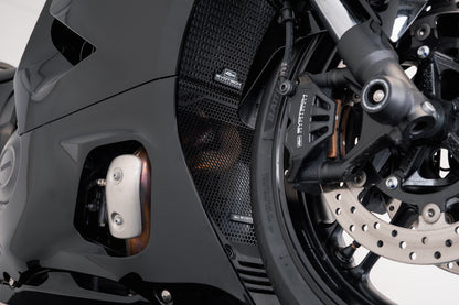 Grilles EVOTECH montées sur YAMAHA R7 - vue 2
