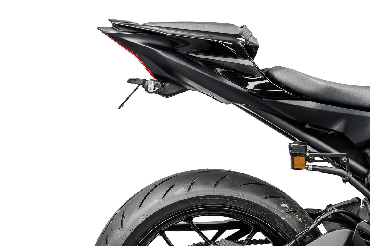 Support de plaque EVOTECH monté sur YAMAHA R7 2026 - vue arrière