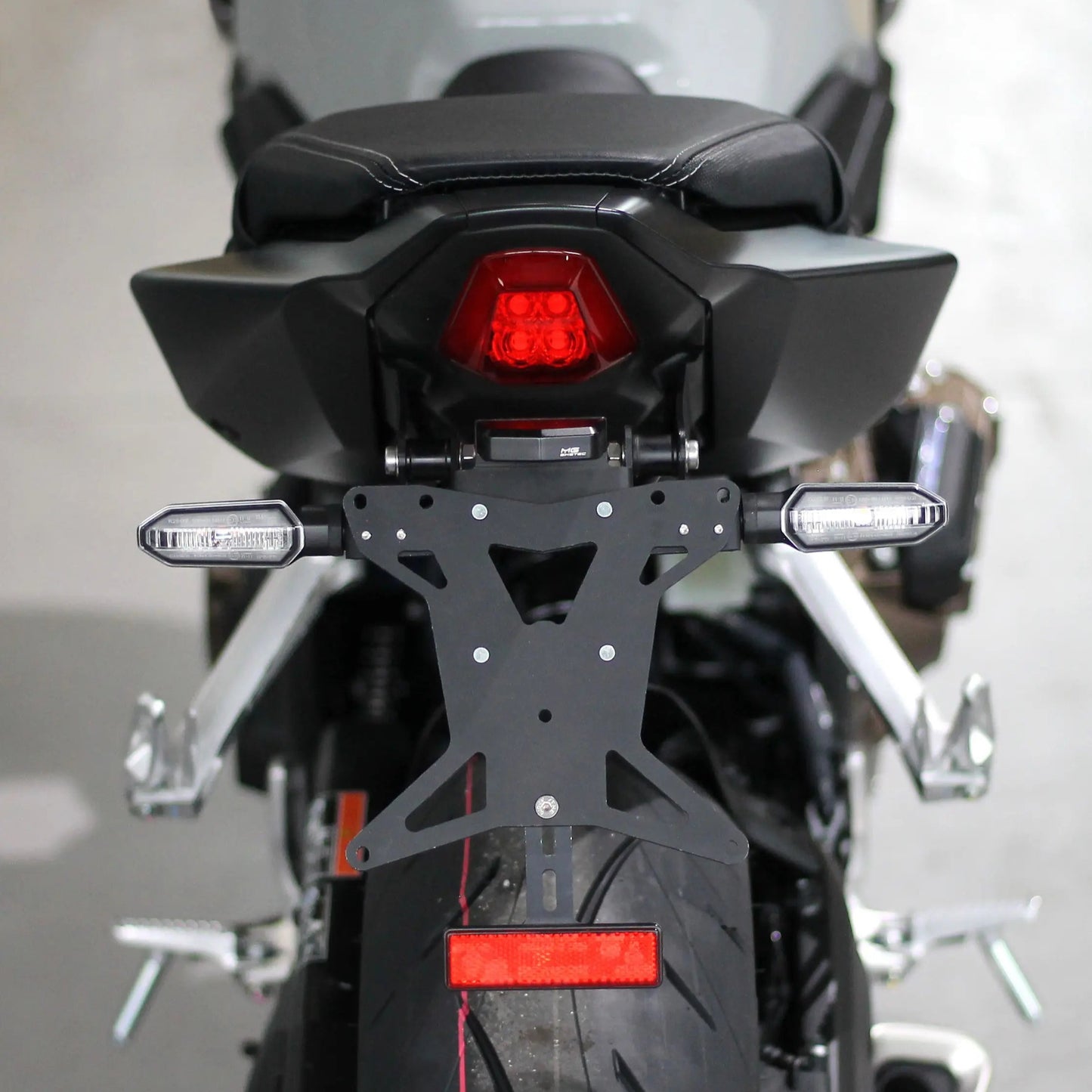 Support de Plaque Court MG BIKETEC | HONDA CB650R (2024+)