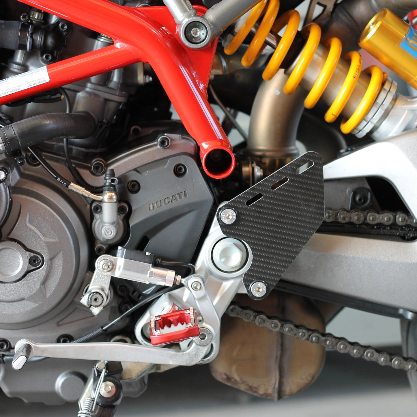 Protèges-Talons en Carbone MG BIKETEC | DUCATI HYPERMOTARD 950