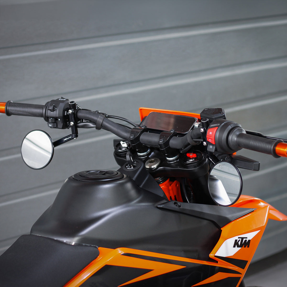 Rétroviseurs SUPERMOTO MG BIKETEC montés – vue 1