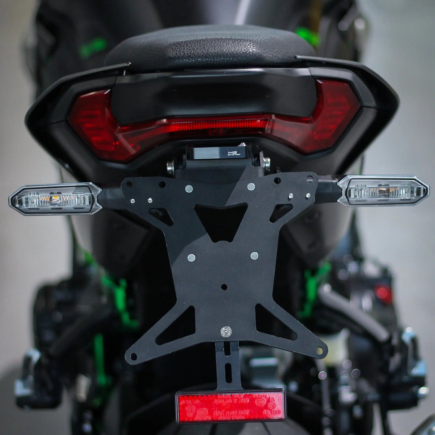 Support de Plaque Court MG BIKETEC | KAWASAKI Z900 (2025+)