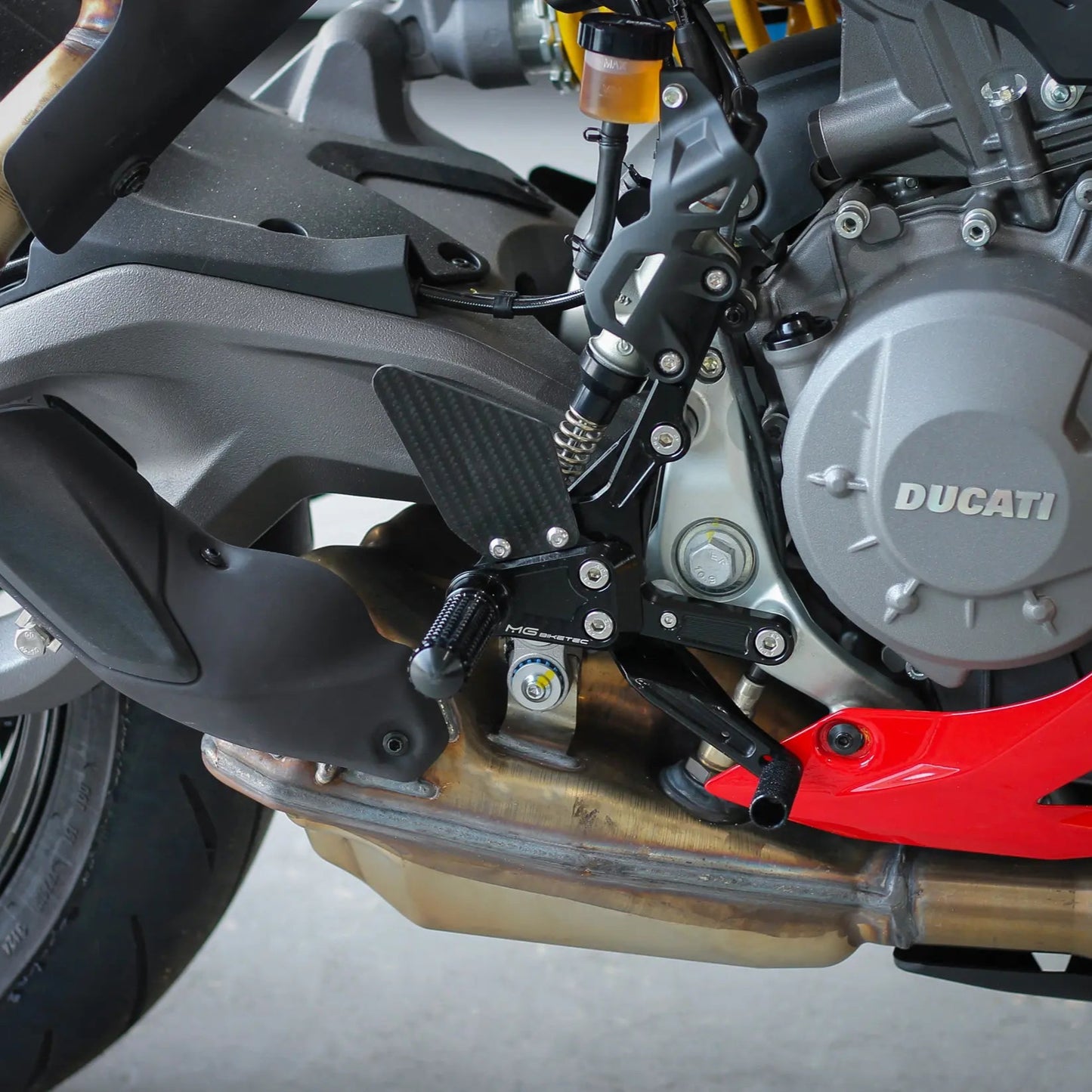 Commandes Reculées MG BIKETEC | DUCATI STREETFIGHTER V2 / S (2025+)