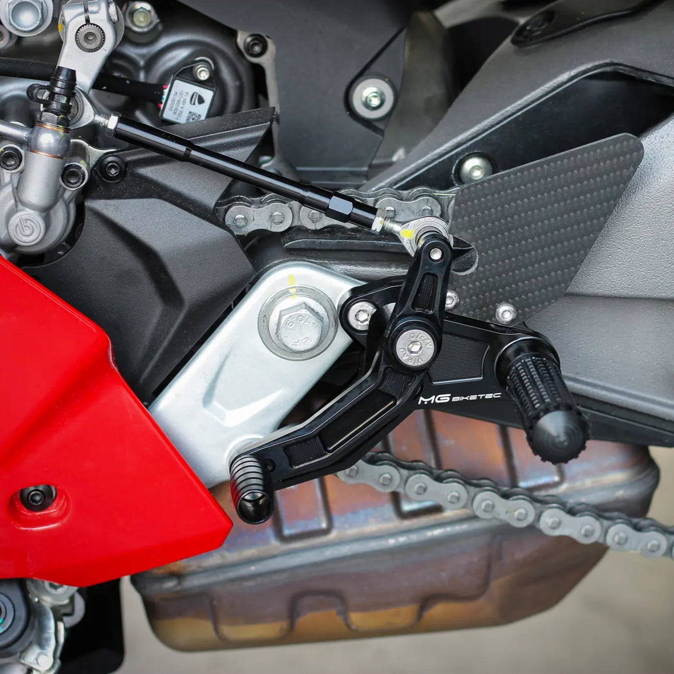 Commandes Reculées MG BIKETEC | DUCATI STREETFIGHTER V2 / S (2025+)