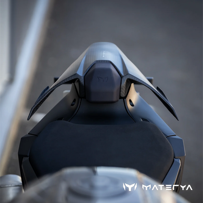 Capot de Selle en Carbone Mat MATERYA | KTM 990 RC R (2026+)