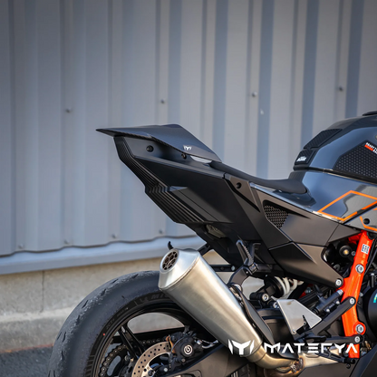 Capot de Selle en Carbone Mat MATERYA | KTM 990 RC R (2026+)