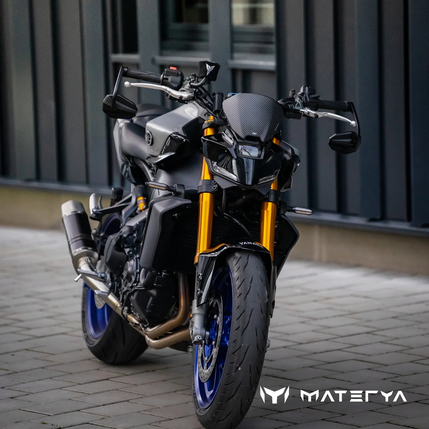 MATERYA Matte Carbon Windshield | YAMAHA MT09 (2024+)
