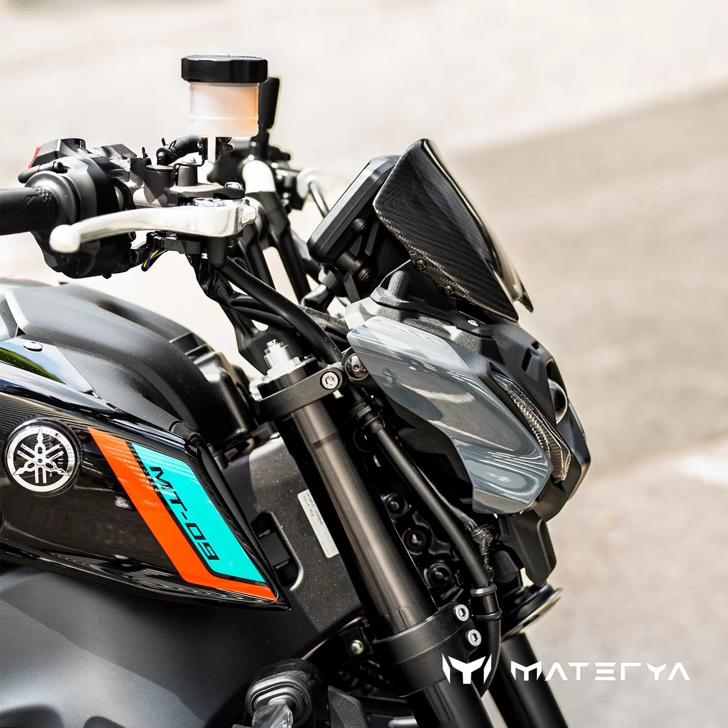 Saute-Vent en Carbone Brillant MATERYA | YAMAHA MT09 (2021-2023)