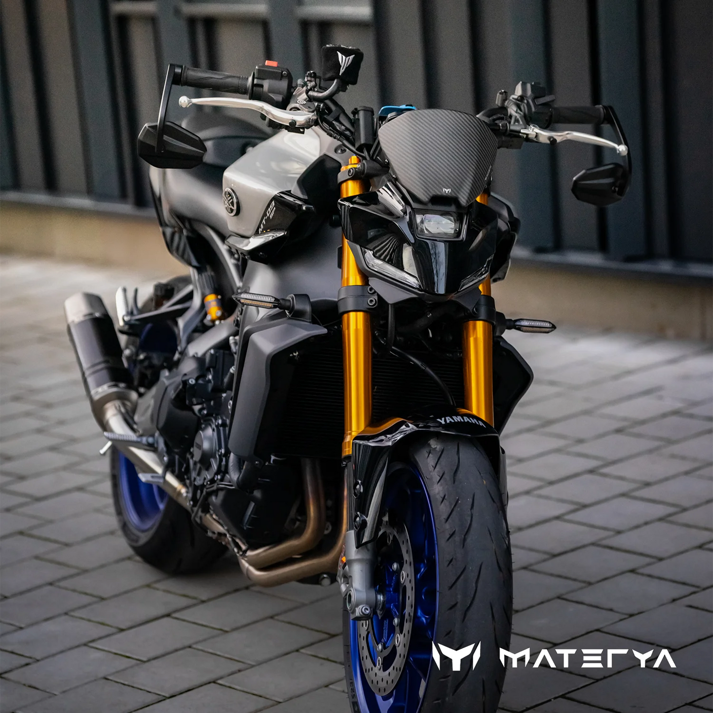 MATERYA Matte Carbon Windshield | YAMAHA MT09 (2024+)