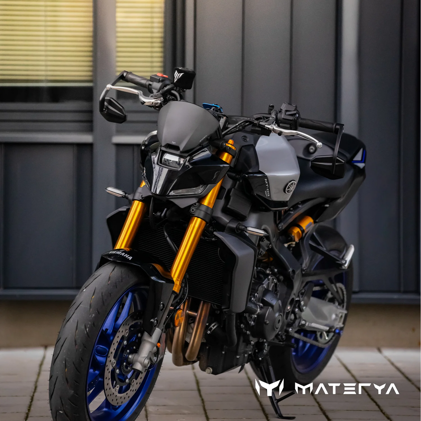 MATERYA Matte Carbon Windshield | YAMAHA MT09 (2024+)