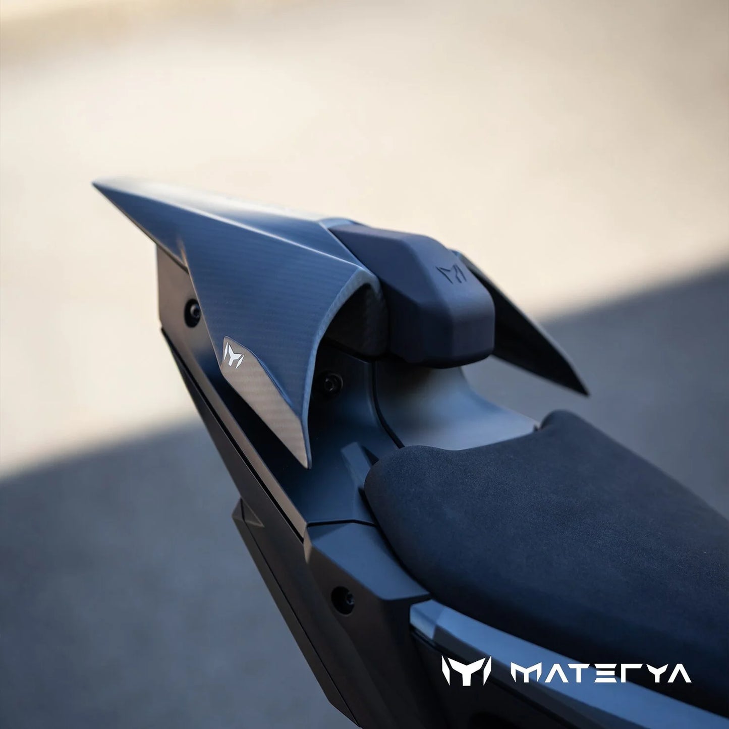 Capot de Selle en Carbone Mat MATERYA | KTM 990 RC R (2026+)