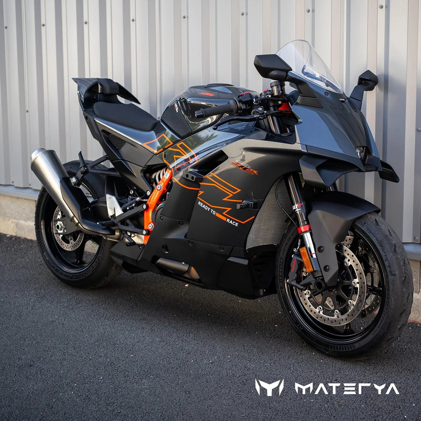 Capot de Selle en Carbone Brillant MATERYA | KTM 990 RC R (2026+)