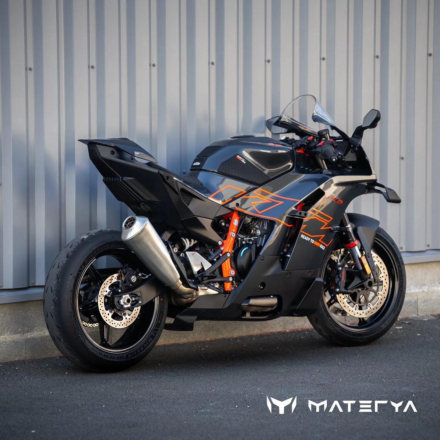 Capot de Selle en Carbone Brillant MATERYA | KTM 990 RC R (2026+)