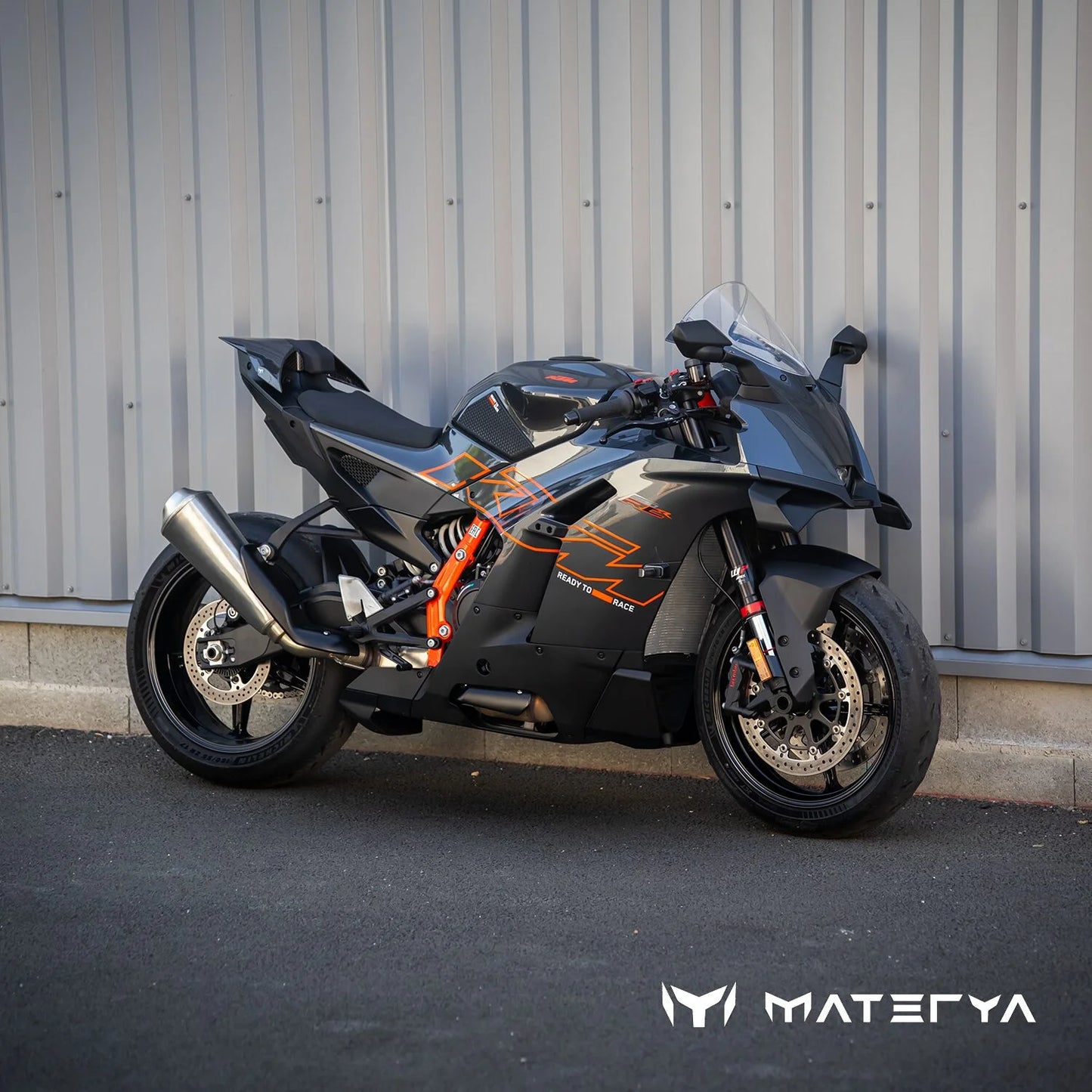 Capot de Selle en Carbone Brillant MATERYA | KTM 990 RC R (2026+)