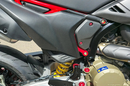 Pare-chaleur Arrière en Carbone CNC RACING | DUCATI HYPERMOTARD 698 MONO / RVE (Copie)