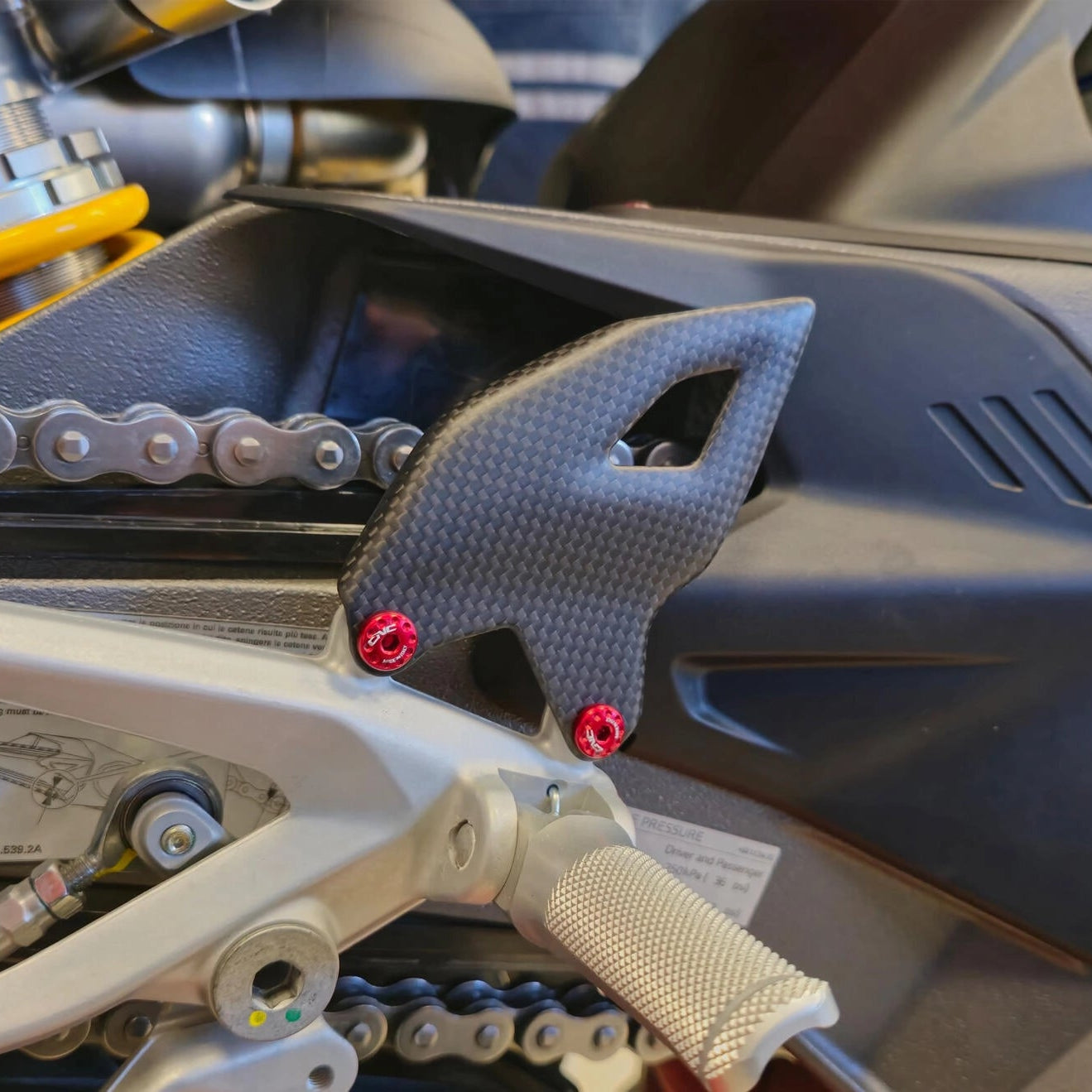 Protections de Talons en Carbone CNC RACING | DUCATI STREETFIGHTER V4 / S (2025+)