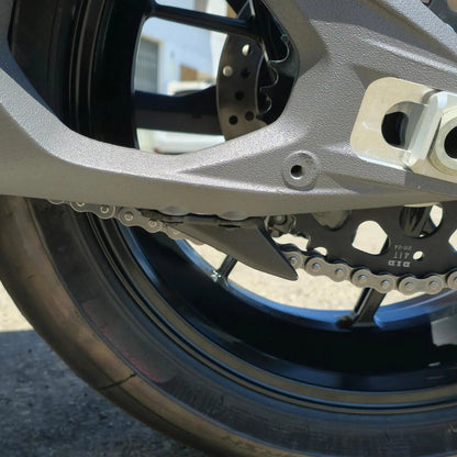 Protection de Chaine en Carbone CNC RACING | DUCATI STREETFIGHTER V4 / S (2025+)