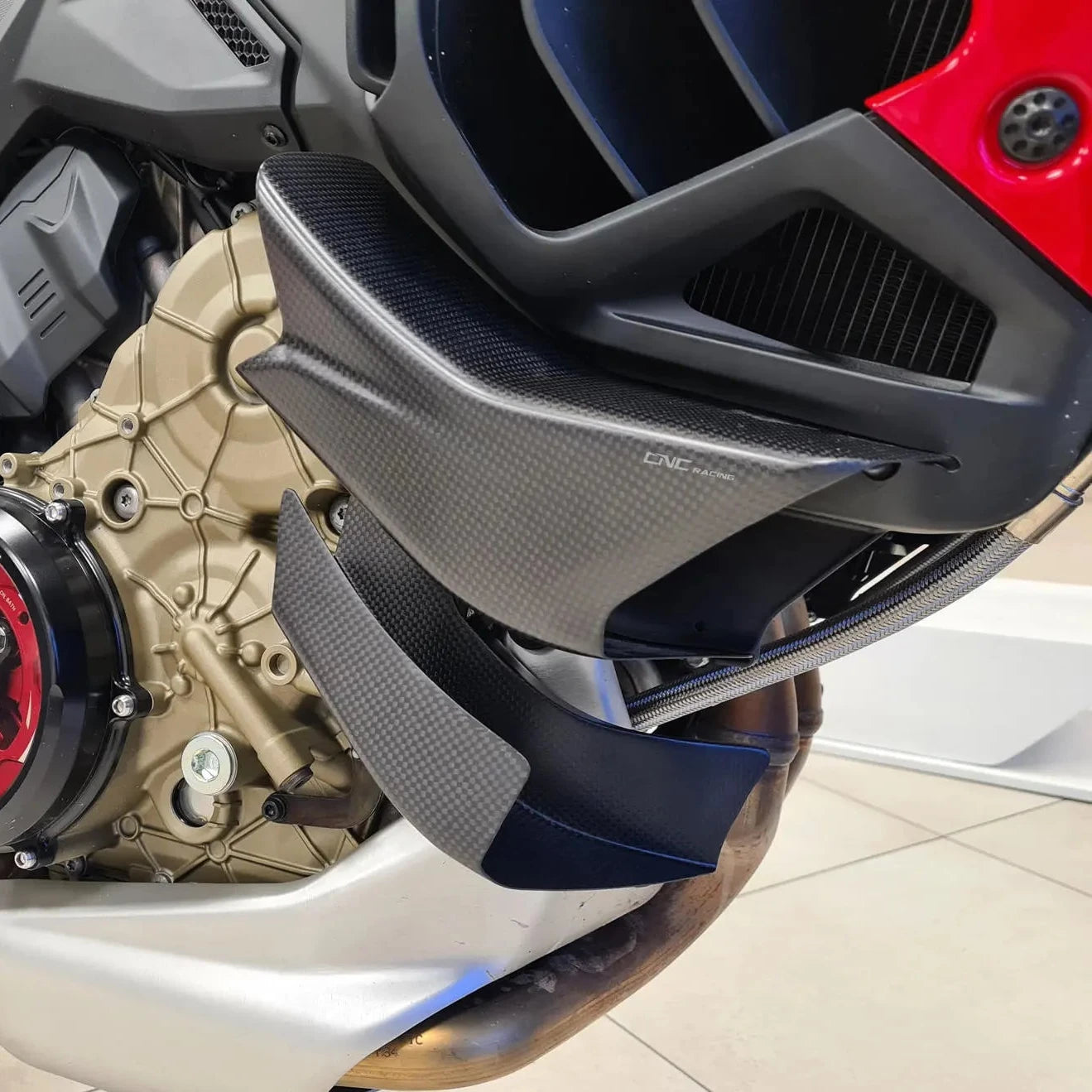 Ailerons en Carbone CNC RACING | DUCATI MULTISTRADA V4